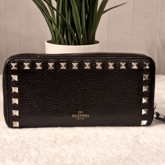 Valentino Garavani Handbags - Valentino Rockstud Grainy Calfskin Full Zip Wallet